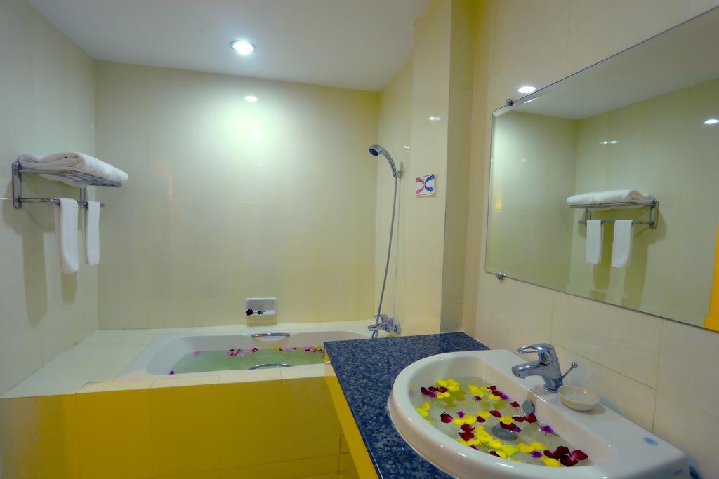 Apex Hotel Naypyidaw Oda fotoğraf
